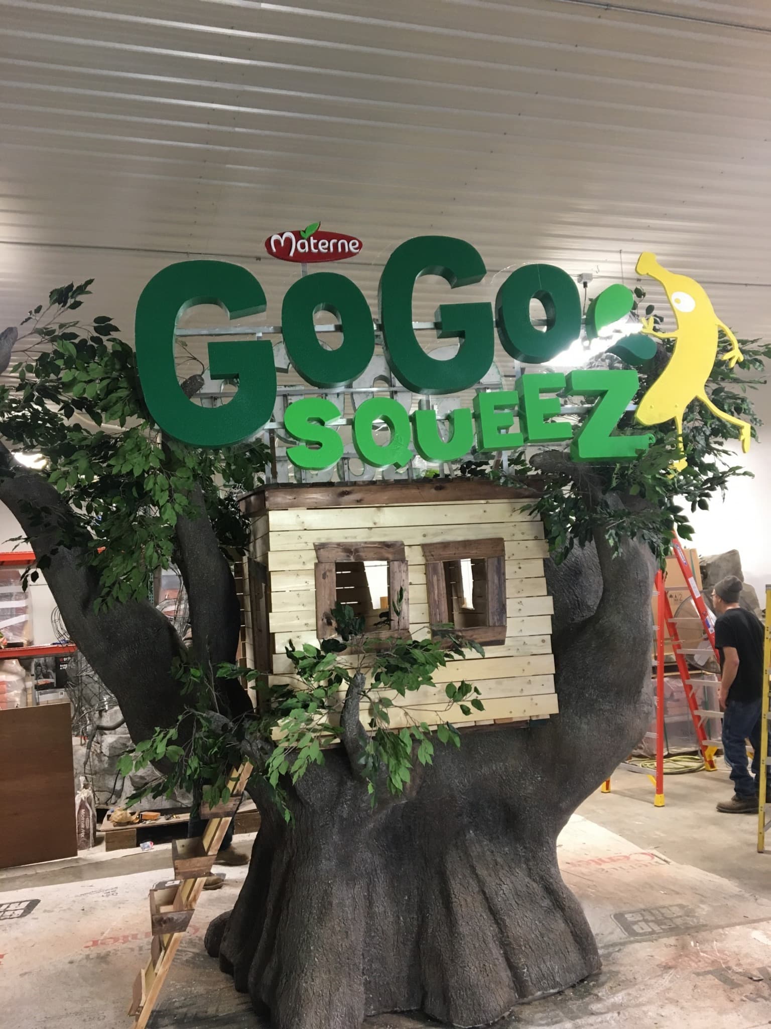 GoGo squeeZ treehouse fabrication