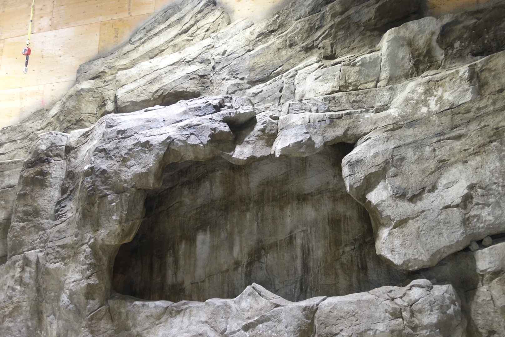 Close view of the layered sculpted rockwork